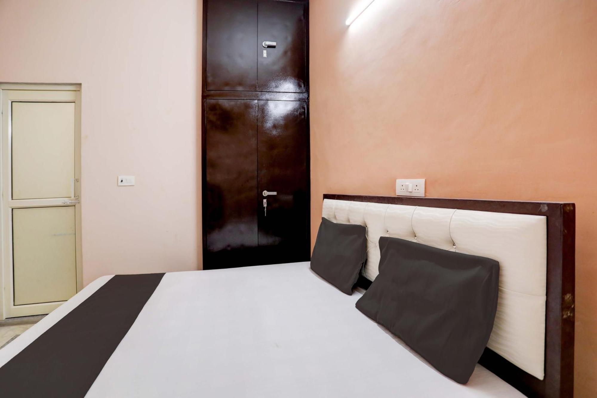 Hotel O Tilak Hotel 24 Sector 27 Near By Vinayak Hospital Gali No-6 Noida Exterior photo