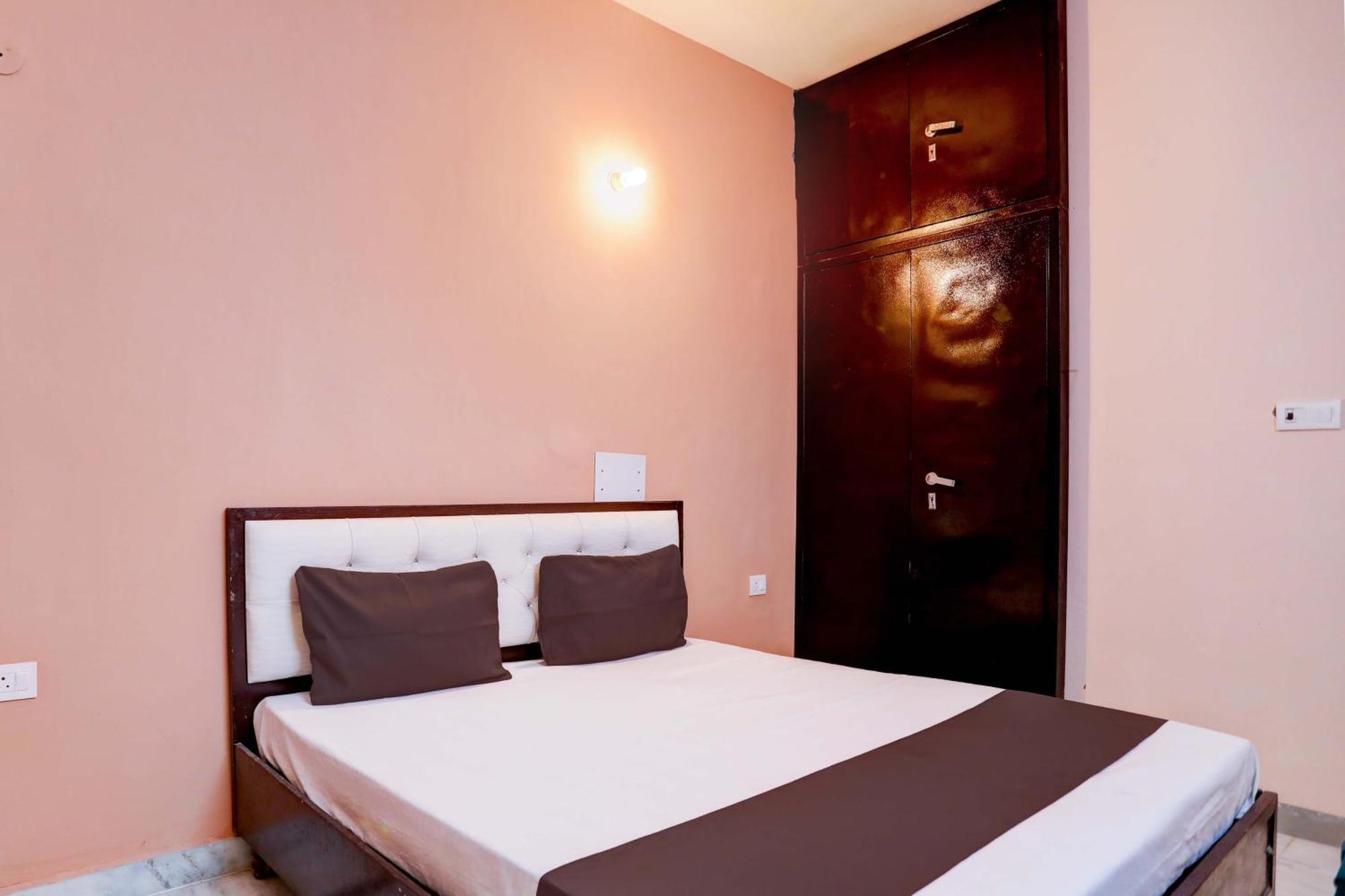 Hotel O Tilak Hotel 24 Sector 27 Near By Vinayak Hospital Gali No-6 Noida Exterior photo